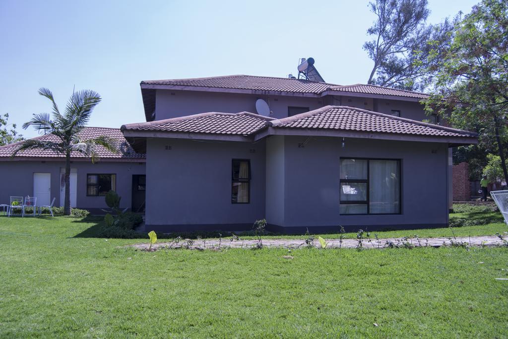 The Palace Guest House Harare Exterior photo